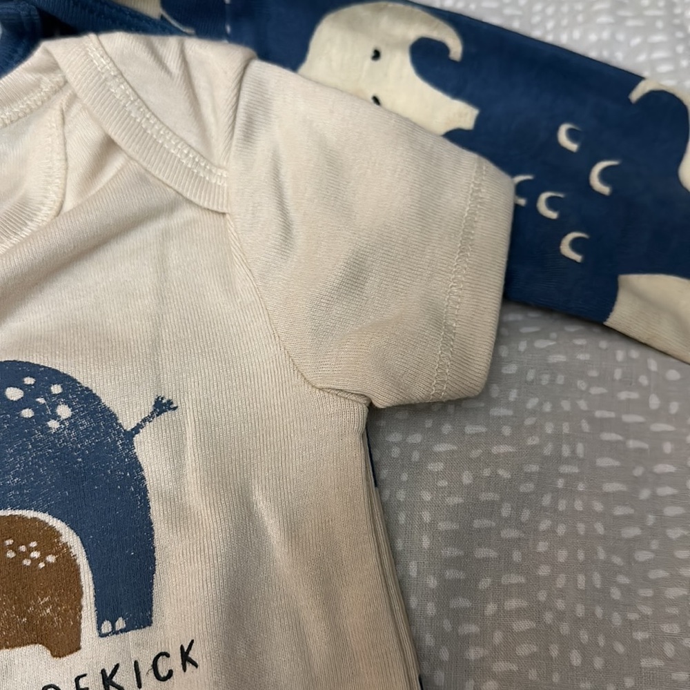 NWT Carter’s baby Set of three one pants and tow tops  size 12 Months - Picture 9 of 15